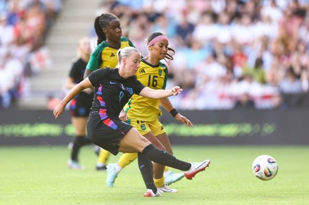 England v Jamaica Women 29 June 2025, Leicester - Women s International Friendly, Länderspiel, Nationalmannschaft - England v Jamaica - Beth Mead of England scores their seventh goal - Photo: Jacques Feeney Offside. Leicester UK Copyright: xJacquesxFeeneyx xOffsidexOffside