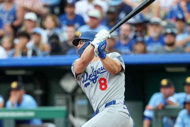 June 29, 2025: Los Angeles Dodgers first baseman Enrique Hernandez (8) watches his two run home run during the second inning against the Kansas City Royals at Kauffman Stadium in Kansas City, MO. CSM Kansas City United States of America - ZUMAc04_ 20250629_zma_c04_090 Copyright: xDavidxSmithx