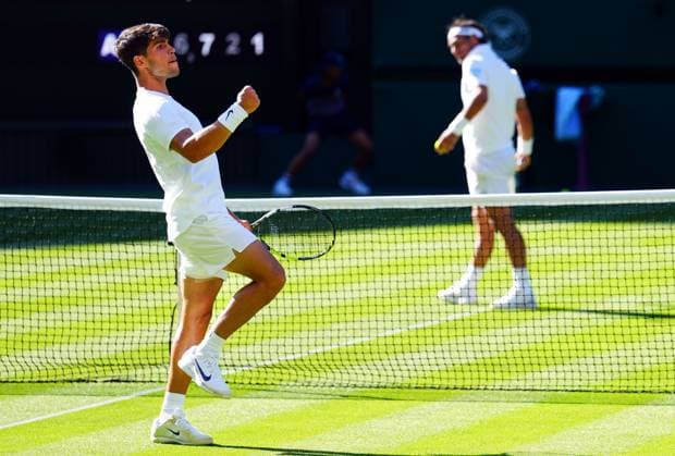 Carlos Alcaraz celebrates during his first round match against Fabio Fognini Wimbledon Tennis Championships, Day 1, The All England Lawn Tennis and Croquet Club, London, UK - 30 Jun 2025London The All England Lawn Tennis and United Kingdom  Copyright: xJavierxGarcia Shutterstockx 15378843ij