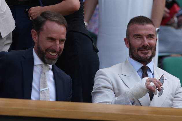 TENIS WIMBLEDON 2025 LONDYN 300625 N Z SIR GARETH SOUTHGATE I SIR DAVID BECKHAM W ROYAL BOX NA KORCIE CENTRALNYM OBIEKTU ALL ENGLAND LAWN TENNIS AND CROQUET CLUB MARCIN CHOLEWINSKI NEWSPIX.PL TENNIS WIMBLEDON 2025 LONDON 30062025 SIR GARETH SOUTHGATE I SIR DAVID BECKHAM IN THE ROYAL BOX ON THE CENTRE COURT IN ALL ENGLAND LAWN TENNIS AND CROQUET CLUB NEWSPIX.PL --- newspix.pl 