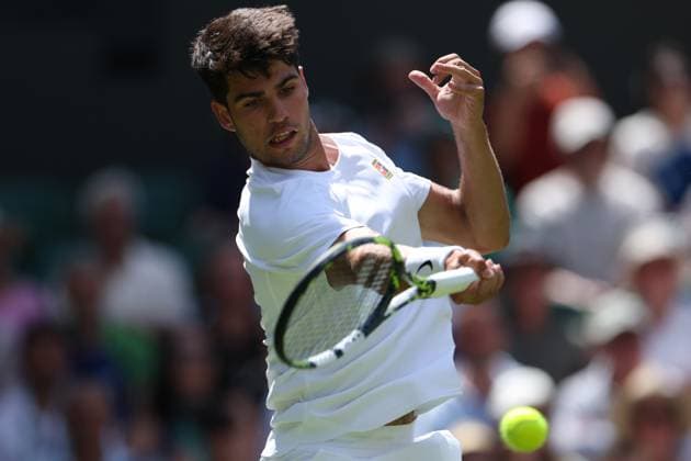 TENIS WIMBLEDON 2025 LONDYN 300625 N Z CARLOS ALCARAZ Z HISZPANIA W TRAKCIE MECZU PIERWSZEJ RUNDY PRZECIWKO F. FOGNINI Z WÅOCHY MARCIN CHOLEWINSKI NEWSPIX.PL TENNIS WIMBLEDON 2025 LONDON 30062025 CARLOS ALCARAZ OF SPAIN DURING THE MATCH IN THE FIRST ROUND NEWSPIX.PL --- newspix.pl 