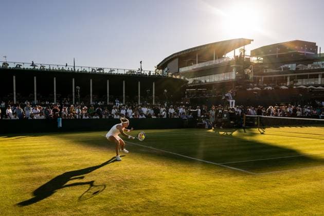 250630 Marie Bouzkova of Czech Republic competes in a first round singles tennis match during day 1 of Wimbledon on June 30, 2025 in London. Photo: Petter Arvidson BILDBYRAN kod PA PA1043 tennis wimbledon day 1 bbeng tjeckien Copyright: PETTERxARVIDSON BB250630PA071