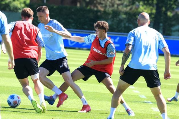 DEU, DFL, 2. FBL Hertha BSC, Training, 01.07.2025, Sportforum, Berlin, DEU, DFL, 2. FBL Hertha BSC, Training, im Bild Niklas Kolbe (Hertha BSC Berlin 27), Maurice Krattenmacher (Hertha BSC Berlin 14) DFL - regulations prohibit any use of Photographs as image sequences and or quasi-video