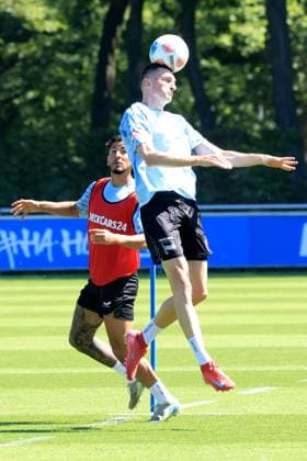 DEU, DFL, 2. FBL Hertha BSC, Training, 01.07.2025, Sportforum, Berlin, DEU, DFL, 2. FBL Hertha BSC, Training, im Bild Niklas Kolbe (Hertha BSC Berlin 27), Kevin Sessa (Hertha BSC Berlin 8) DFL - regulations prohibit any use of Photographs as image sequences and or quasi-video