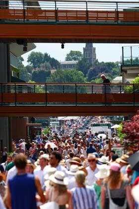 Crowds on day two Wimbledon Tennis Championships, Day 2, The All England Lawn Tennis and Croquet Club, London, UK - 01 Jul 2025London The All England Lawn Tennis and United Kingdom  Copyright: xJamesxMarsh Shutterstockx 15380418ab