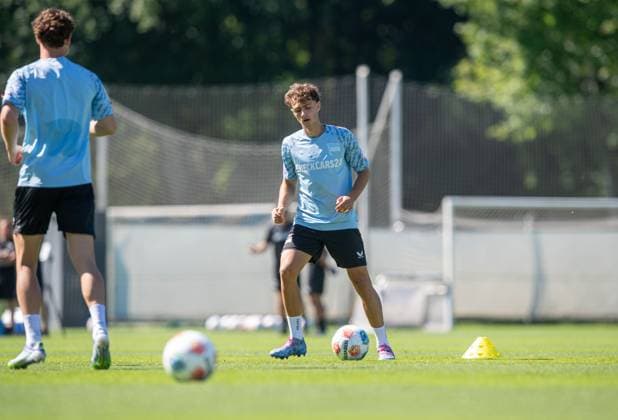 Fussball, Herren, Saison 2025 26, 2. Bundesliga, Hertha BSC, Training, v.l. Linus Gechter (Hertha BSC), Maurice Krattenmacher (Hertha BSC), 01.07. 2025,