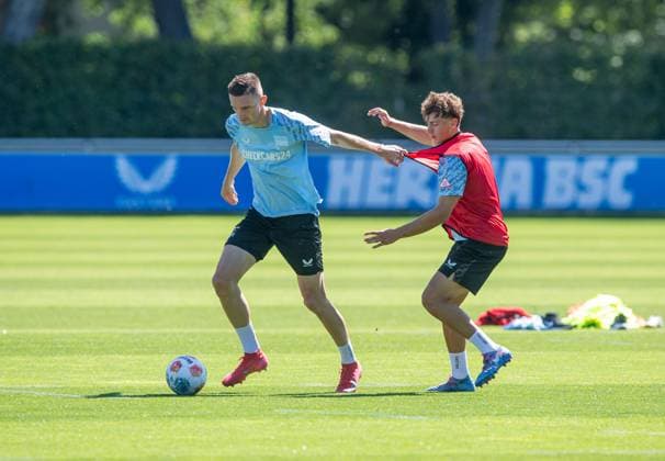 Fussball, Herren, Saison 2025 26, 2. Bundesliga, Hertha BSC, Training, v.l. Niklas Kolbe (Hertha BSC), Maurice Krattenmacher (Hertha BSC), 01.07. 2025,