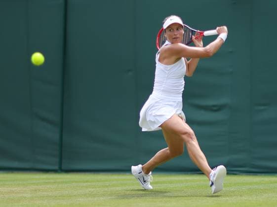 Wimbledon Championships 2025 AELTC, Day Two, London, UK - 01 07 2025 Tatjana Maria (GER) in action during her first round match against Katie Volynets (USA) in the 2025 Wimbledon Championships London Wimbledon London GBR, UK NEWSPAPERS OUT Copyright: xMarkxGreenwoodx