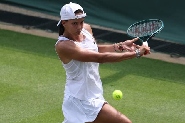 July 1, 2025, London, Celestynow, England: EMILIANA ARANGO of Colombia during the match against D. Kasatkina of Australia in the first round of Championships 2025 at Wimbledon AELTC in London. London England - ZUMAc278 20250701_zsp_c278_034 Copyright: xMarcinxCholewinskix