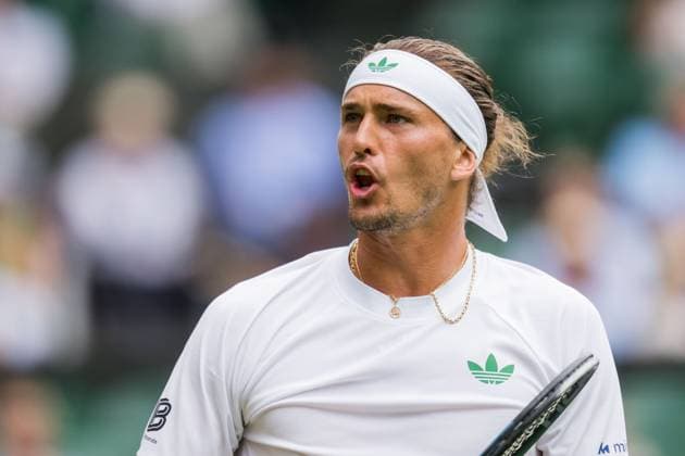 250701 Alexander Zverev of Germany competes in a first round singles tennis match during day 2 of Wimbledon on July 1, 2025 in London. Photo: Petter Arvidson BILDBYRAN kod PA PA1045 tennis wimbledon day 2 bbeng Copyright: PETTERxARVIDSON BB250701PA035