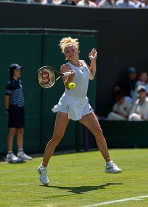 Tennis - Wimbledon Championship 2025 - Day 2 LONDON, ENGLAND - Tuesday, July 1, 2025: Katerina Siniakova (CZE) during the Ladies Singles 1st Round on Day Two of The Championships Wimbledon 2025 at the All England Lawn Tennis and Croquet Club. (Photo by Kirsten Holst Propaganda) LONDON All England Lawn Tennis and Croquet Club GREATER LONDON ENGLAND  Copyright: xKirstenxHolstx 2025-07-01-025-Wimbledon_Day_2