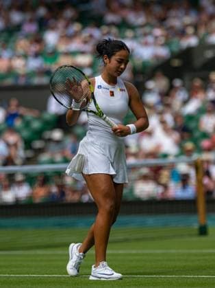 Tennis - Wimbledon Championship 2025 - Day 2 LONDON, ENGLAND - Tuesday, July 1, 2025: Alexandra Eala (PHI) during the Ladies Singles 1st Round on Day Two of The Championships Wimbledon 2025 at the All England Lawn Tennis and Croquet Club. (Photo by Kirsten Holst Propaganda) LONDON All England Lawn Tennis and Croquet Club GREATER LONDON ENGLAND  Copyright: xKirstenxHolstx 2025-07-01-075-Wimbledon_Day_2
