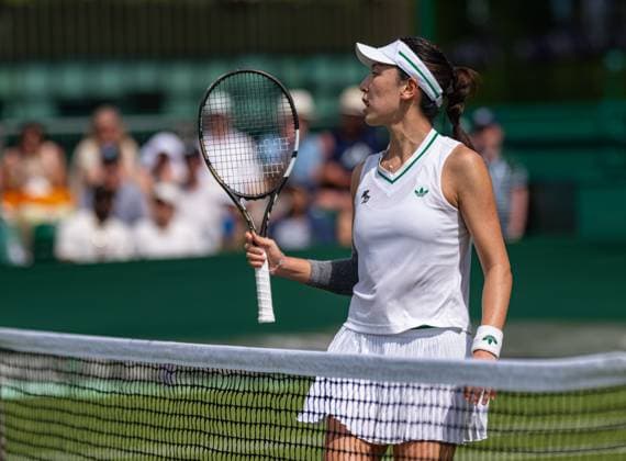 Tennis - Wimbledon Championship 2025 - Day 2 LONDON, ENGLAND - Tuesday, July 1, 2025: Xinyu Wang (CHN) during the Ladies Singles 1st Round on Day Two of The Championships Wimbledon 2025 at the All England Lawn Tennis and Croquet Club. (Photo by Kirsten Holst Propaganda) LONDON All England Lawn Tennis and Croquet Club GREATER LONDON ENGLAND  Copyright: xKirstenxHolstx 2025-07-01-092-Wimbledon_Day_2