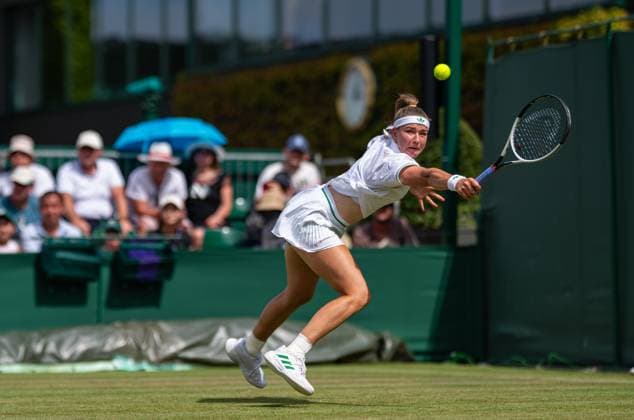 Tennis - Wimbledon Championship 2025 - Day 2 LONDON, ENGLAND - Tuesday, July 1, 2025: Karolina Muchova (CZE) during the Ladies Singles 1st Round on Day Two of The Championships Wimbledon 2025 at the All England Lawn Tennis and Croquet Club. (Photo by Kirsten Holst Propaganda) LONDON All England Lawn Tennis and Croquet Club GREATER LONDON ENGLAND  Copyright: xKirstenxHolstx 2025-07-01-103-Wimbledon_Day_2
