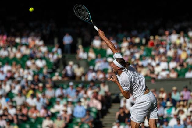 Tennis - Wimbledon Championship 2025 - Day 2 LONDON, ENGLAND - Tuesday, July 1, 2025: Alexander Zverev (GER) during the Gentlemen s Singles 1st Round on Day Two of The Championships Wimbledon 2025 at the All England Lawn Tennis and Croquet Club. (Photo by Kirsten Holst Propaganda) LONDON All England Lawn Tennis and Croquet Club GREATER LONDON ENGLAND  Copyright: xKirstenxHolstx 2025-07-01-120-Wimbledon_Day_2