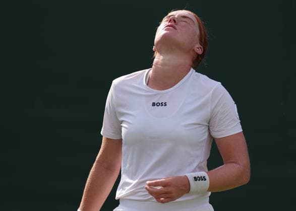 Ella Seidel (GER)reagiert veraergert, Aerger, enttaeuscht, Enttaeuschung, Emotion Damen Einzel, Ladies Singles Tennis - Wimbledon 2025 - Grand Slam ITF ATP, Tennis Herren WTA, Tennis Damen - AELTC - London - - Great Britain - 1 July 2025. Copyright: xJuergenxHasenkopfx