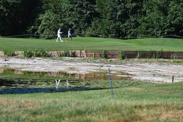 Randmotiv:Trockenheit und Duerre macht sich auch auf den Teichen am Golfplatz bemerkbar, sie sind nahezu ausgetrocknet. ProAm ,GOLF BMW International Open 2025 am 02.07.2025 im Golfclub Muenchen Eichenried.