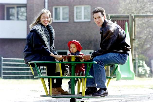 950410 Fotboll, Bundesliga, Borussia Mönchengladbach: Patrik Andersson, Borussia Mönchengladbach med familj. *** 950410 Football, Bundesliga, Borussia Mönchengladbach Patrik Andersson, Borussia Mönchengladbach with family  Copyright: BILDBYRAN BB950410BB027