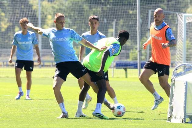 DEU, DFL, 2. FBL Hertha BSC, Training, 02.07.2025, Sportforum, Berlin, DEU, DFL, 2. FBL Hertha BSC, Training, im Bild Palko Dardai (Hertha BSC Berlin 20), Michal Karbownik (Hertha BSC Berlin 33), John Anthony Brooks (Hertha BSC Berlin 25), Boris Lum (Hertha BSC Berlin 21) DFL - regulations prohibit any use of Photographs as image sequences and or quasi-video