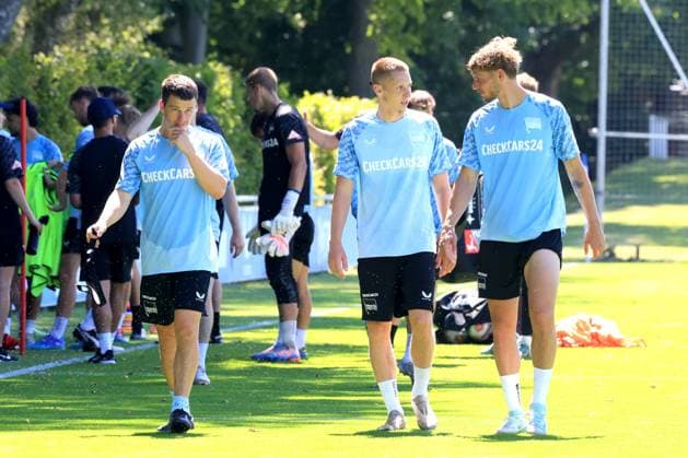 DEU, DFL, 2. FBL Hertha BSC, Training, 02.07.2025, Sportforum, Berlin, DEU, DFL, 2. FBL Hertha BSC, Training, im Bild Diego Demme (Hertha BSC Berlin 6), Palko Dardai (Hertha BSC Berlin 20), Marton Dardai (Hertha BSC Berlin 31) DFL - regulations prohibit any use of Photographs as image sequences and or quasi-video