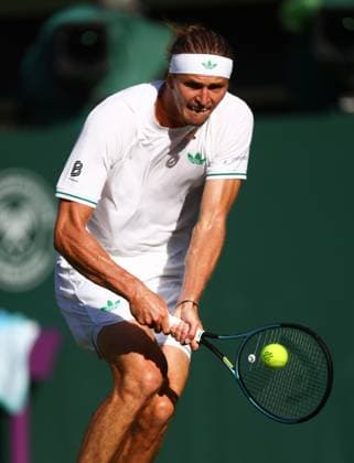Wimbledon Championships 2025 AELTC, Day Two, London, UK - 01 07 2025 Alexander Zverev (GER) in action during his first round match against Arthur Rinderknech (FRA) in the 2025 Wimbledon Championships London Wimbledon London GBR, UK NEWSPAPERS OUT Copyright: xMarkxGreenwoodx