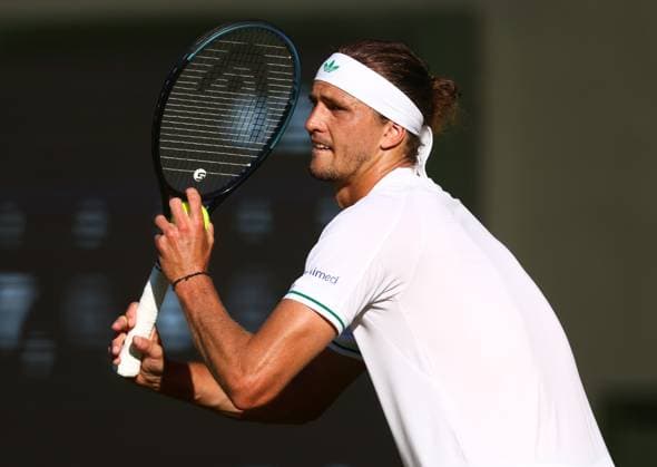 Wimbledon Championships 2025 AELTC, Day Two, London, UK - 01 07 2025 Alexander Zverev (GER) in action during his first round match against Arthur Rinderknech (FRA) in the 2025 Wimbledon Championships London Wimbledon London GBR, UK NEWSPAPERS OUT Copyright: xMarkxGreenwoodx