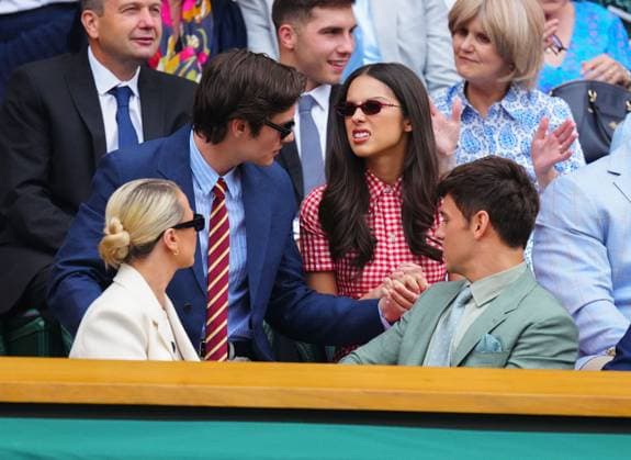 Olivia Rodrigo and Louis Partridge, Tom Daley and Sophie Lee in the Royal Box on Centre Court Wimbledon Tennis Championships, Day 3, The All England Lawn Tennis and Croquet Club, London, UK - 02 Jul 2025London The All England Lawn Tennis and United Kingdom  Copyright: xJavierxGarcia Shutterstockx 15381941k