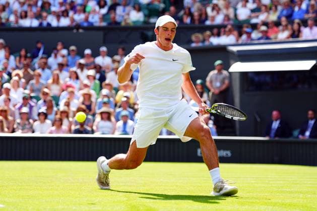 Oliver Tarvet celebrates winning his first game during his second round match Wimbledon Tennis Championships, Day 3, The All England Lawn Tennis and Croquet Club, London, UK - 02 Jul 2025London The All England Lawn Tennis and United Kingdom  Copyright: xJavierxGarcia Shutterstockx 15381941av
