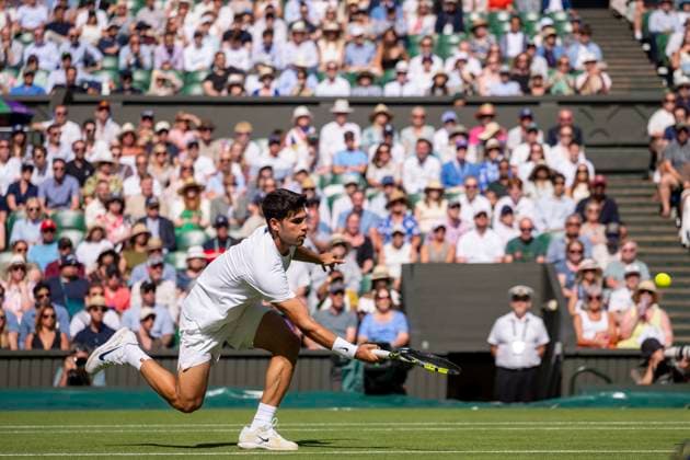 Carlos Alcaraz during his Wimbledon 2025 Men?s Singles second round tennis match against Oliver Tarvet at the All England Tennis Club in London, England (Richard Callis Sports Press Photo SPP) Copyright: xRichardxCallis SportsxPressxPhotox xSPPx spp-en-RiCaPrPh-SPP25_RiCa_02072025-1131566