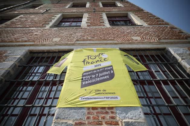 TOUR DE FRANCE 2025 PHOTOPQR VOIX DU NORD PIERRE ROUANET ; 02 07 2025 ; VALENCIENNES, 02 07 2025. L affichage dans le centre ville de Valenciennes avant le depart de la troisieme etape du Tour de France cycliste 2025, Valenciennes-Dunkerque. PHOTO PIERRE ROUANET LA VOIX DU NORD- French cycling race Tour de France 2024 takes place in july 2025 HAUTS DE FRANCE France  Copyright: xPHOTOPQR VOIXxDUxNORD MAXPPPxPIERRExROUANETx 20250702VDN1862 20250702VDN1862