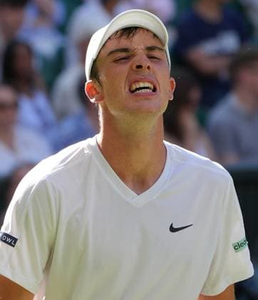Tennis - 2025 Wimbledon Championships - Men™s Singles - Round Two - Oliver ˜Ollie™ Tarvet v Carlos Alcaraz All England Lawn Tennis & Croquet Club - Wednesday 2nd July 2025 Oliver ˜Ollie™ Tarvet sees the match slipping away 