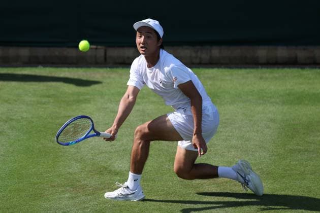 TENIS WIMBLEDON 2025 LONDYN 020725 N Z SHINTARO MOCHIZUKI Z JAPONIA W TRAKCIE MECZU DRUGIEJ RUNDY MARCIN CHOLEWINSKI NEWSPIX.PL TENNIS WIMBLEDON 2025 LONDON 02072025 SHINTARO MOCHIZUKI OF JAPAN DURING THE MATCH IN THE SECOND ROUND NEWSPIX.PL --- newspix.pl 