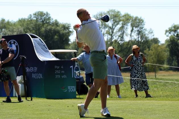 BMW International Open, Eichenried, 02.07.2025 Golf, BMW International Open, Eichenried, 02.07.2025, ProAm Turnier Bild: Tim Stützle (Eishockeyspieler) beim Abschlag Copyright: xBEAUTIFULxSPORTS NilsxKoepkex