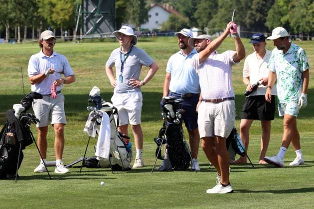 BMW International Open, Eichenried, 02.07.2025 Golf, BMW International Open, Eichenried, 02.07.2025, ProAm Turnier Bild: George Bryan (Golf-Influencer) und seine Crew im Hitergrund u.a. mit Wesley Bryan (Profigolfer), Paul Ripke (Fotograf & Filmemacher), Peter Finch (Golf-Influencer) Copyright: xBEAUTIFULxSPORTS NilsxKoepkex
