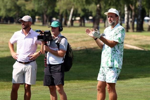 BMW International Open, Eichenried, 02.07.2025 Golf, BMW International Open, Eichenried, 02.07.2025, ProAm Turnier Bild: Paul Ripke (Fotograf & Filmemacher) applaudiert, links ), George Bryan (Golf-Influencer) Copyright: xBEAUTIFULxSPORTS NilsxKoepkex