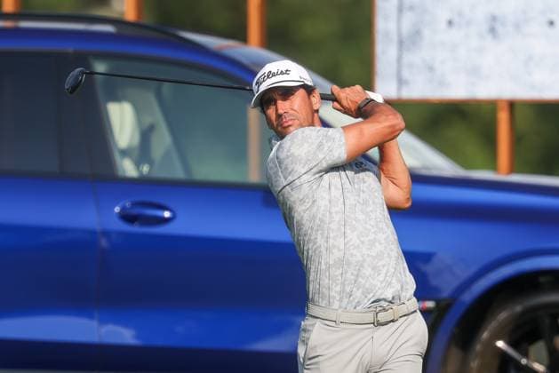 Rafa Cabrera Bello (ESP) am Abschlag, Tee, 36. BMW International Open 2025, Golf, DP World Tour, Herren, Runde 1, 03.07.2025 Eichenried Bayern Deutschland