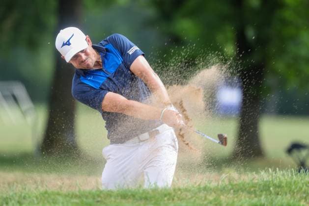 Adrien Saddier (FRA) schlaegt aus dem Bunker, Sand, 36. BMW International Open 2025, Golf, DP World Tour, Herren, Runde 1, 03.07.2025 Eichenried Bayern Deutschland