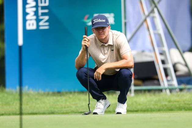 Yannik Paul (GER) beim lesen der Puttlinie, 36. BMW International Open 2025, Golf, DP World Tour, Herren, Runde 1, 03.07.2025 Eichenried Bayern Deutschland