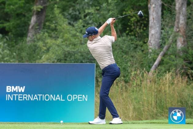 Yannik Paul (GER) am Abschlag,Tee, 36. BMW International Open 2025, Golf, DP World Tour, Herren, Runde 1, 03.07.2025 Eichenried Bayern Deutschland