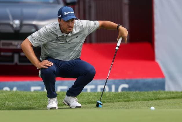 Michael Hirmer (GER) beim lesen der Puttlinie, 36. BMW International Open 2025, Golf, DP World Tour, Herren, Runde 1, 03.07.2025 Eichenried Bayern Deutschland