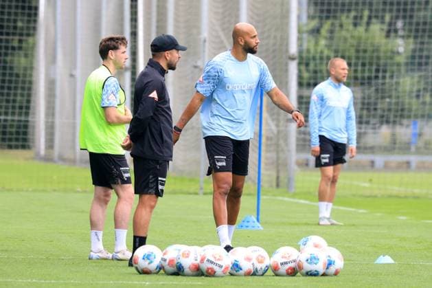 DEU, DFL, 2. FBL Hertha BSC, Training, 03.07.2025, Sportforum, Berlin, DEU, DFL, 2. FBL Hertha BSC, Training, im Bild John Anthony Brooks (Hertha BSC Berlin 25), Leon Jensen (Hertha BSC Berlin 5), Co-Trainer Patrick Ebert (Hertha BSC Berlin) DFL - regulations prohibit any use of Photographs as image sequences and or quasi-video