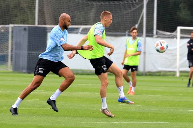 DEU, DFL, 2. FBL Hertha BSC, Training, 03.07.2025, Sportforum, Berlin, DEU, DFL, 2. FBL Hertha BSC, Training, im Bild John Anthony Brooks (Hertha BSC Berlin 25), Palko Dardai (Hertha BSC Berlin 20) DFL - regulations prohibit any use of Photographs as image sequences and or quasi-video