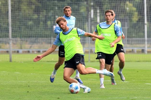 DEU, DFL, 2. FBL Hertha BSC, Training, 03.07.2025, Sportforum, Berlin, DEU, DFL, 2. FBL Hertha BSC, Training, im Bild Marton Dardai (Hertha BSC Berlin 31), Leon Jensen (Hertha BSC Berlin 5), Michael Cuisance (Hertha BSC Berlin 10) DFL - regulations prohibit any use of Photographs as image sequences and or quasi-video