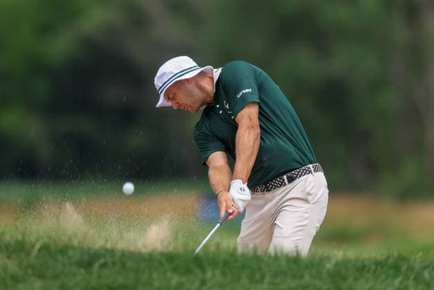 Martin Kaymer (GER) schlaegt aus dem Bunker, Sand, 36. BMW International Open 2025, Golf, DP World Tour, Herren, Runde 1, 03.07.2025 Eichenried Bayern Deutschland