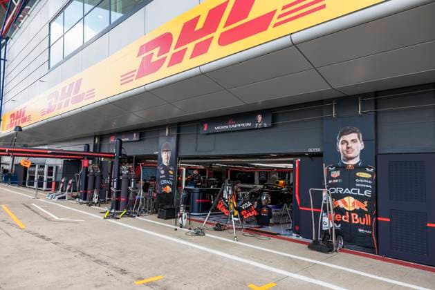 Formula 1 Qatar Airways British Grand Prix 2025 Alexis Perrin OVERTAKE MAXPPP - Silverstone 03 07 2025 Oracle Red Bull Racing pitlane box during the Formula 1 Qatar Airways British Grand Prix 2025, the 12th round of the 2025 FIA Formula 1 World Championship, WM, Weltmeisterschaft at the Silverstone Circuit in Silverstone, United Kingdom, from July 3 to 6, 2025 Silverstone United Kingdom  Copyright: xOVERTAKE MAXPPPxAlexisxPerrinx OVT202507033432 OVT202507033432