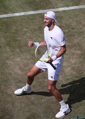 Jan-Lennard Struff (GER) jubelt nach dem Sieg, Jubel, Freude, Emotion Tennis - Wimbledon 2025 - Grand Slam ITF ATP, Tennis Herren WTA, Tennis Damen - AELTC - London - - Great Britain - 3 July 2025. Copyright: xJuergenxHasenkopfx