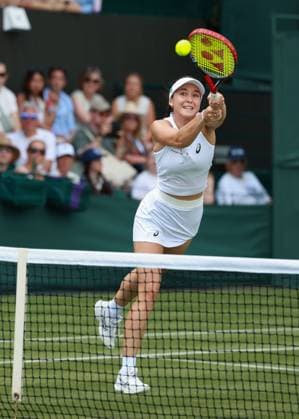 Alexandra Eala (PHI), Eva Lys (GER), Damen Doppel, Women s Doubles Tennis - Wimbledon 2025 - Grand Slam ITF ATP, Tennis Herren WTA, Tennis Damen - AELTC - London - - Great Britain - 3 July 2025. Copyright: xJuergenxHasenkopfx