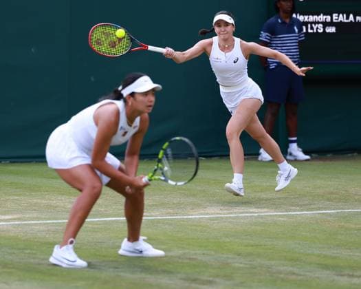 Alexandra Eala (PHI), Eva Lys (GER), Damen Doppel, Women s Doubles Tennis - Wimbledon 2025 - Grand Slam ITF ATP, Tennis Herren WTA, Tennis Damen - AELTC - London - - Great Britain - 3 July 2025. Copyright: xJuergenxHasenkopfx
