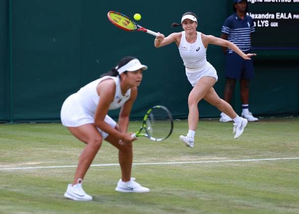 Alexandra Eala (PHI), Eva Lys (GER), Damen Doppel, Women s Doubles Tennis - Wimbledon 2025 - Grand Slam ITF ATP, Tennis Herren WTA, Tennis Damen - AELTC - London - - Great Britain - 3 July 2025. Copyright: xJuergenxHasenkopfx
