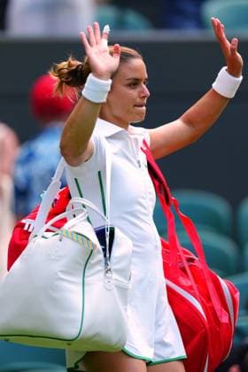 Maria Sakkari waves after defeat in her second round match Wimbledon Tennis Championships, Day 4, The All England Lawn Tennis and Croquet Club, London, UK - 03 Jul 2025London The All England Lawn Tennis and United Kingdom  Copyright: xJavierxGarcia Shutterstockx 15382592cw